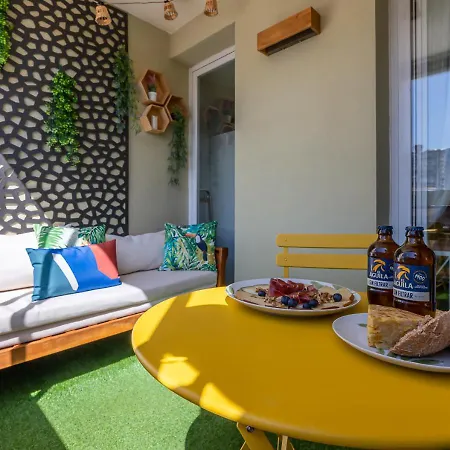 Apartamento Centro Wifi Terraza Parking Ascensor A La Playa A 5 Min